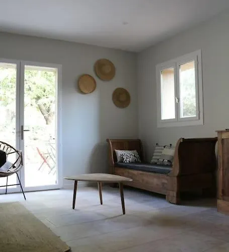 Villa L'echauguette, De Luxe Avec Piscine Au Pied De La Cite *